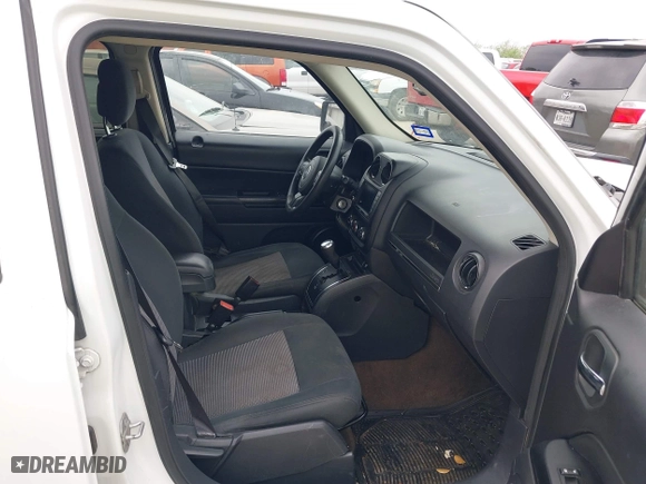 2016 Jeep Patriot Sport with VIN 1C4NJPBBXGD562646, listed as a IAAI auction lot 41929451 with 170,460 mi miles. Bid and sale history available at carsss.com. Image 5.