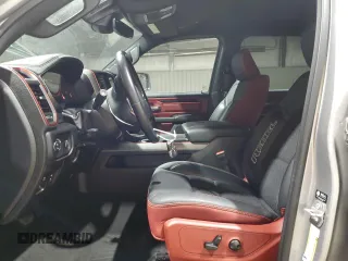 2022 Ram 1500 Rebel z VIN 1C6SRFLT1NN258780, wystawiony jako Copart lot #53040405 z przebiegiem 27 307 mil mil oraz Szkoda całkowita • Salvage title. Historia ofert i sprzedaży dostępna na DreamBid. Obrazek 7.