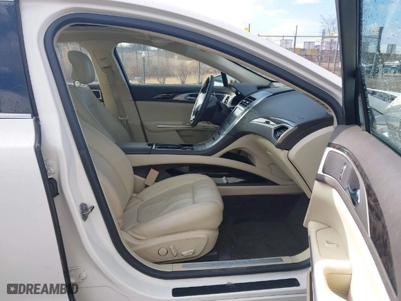 2013 Lincoln MKZ Hybrid with VIN 3LN6L2LU5DR826694, listed as a IAAI auction lot 41683895 with 141,246 mi miles. Bid and sale history available at carsss.com. Image 5.