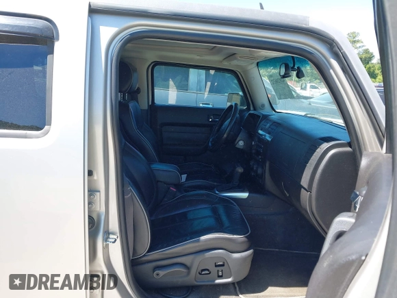 2006 Hummer H3 with VIN 5GTDN136768104397, listed as a IAAI auction lot 42020632 with 127,233 mi miles. Bid and sale history available at carsss.com. Image 5.