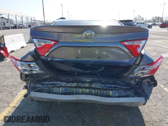 2015 Toyota Camry XLE with VIN 4T1BF1FK6FU901697, listed as a IAAI auction lot 41974098 with 121,817 mi miles. Bid and sale history available at carsss.com. Image 17.