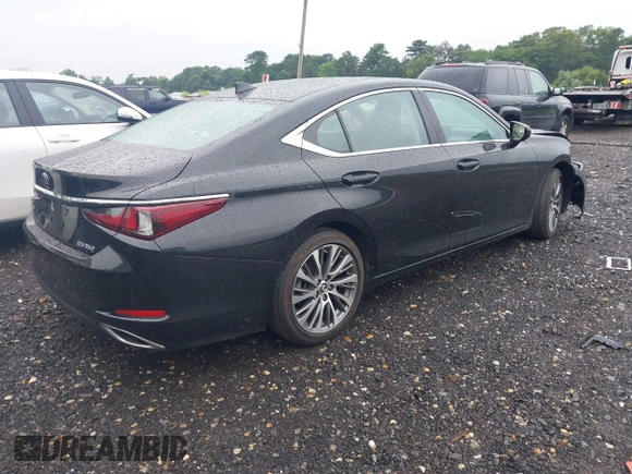 2020 Lexus ES 350 with VIN 58ADZ1B17LU054898, listed as a IAAI auction lot 42673828 with 17,996 mi miles and . Bid and sale history available at DreamBid. Image 4.
