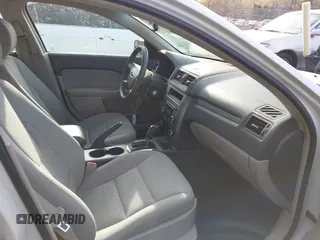 2011 Ford Fusion SE with VIN 3FAHP0HA2BR340657, listed as a IAAI auction lot 41899051 with 100,487 mi miles. Bid and sale history available at carsss.com. Image 5.
