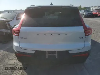 2022 Volvo XC40 R-Design с VIN YV4162UM0N2667557, выставлен на аукционе Copart как лот 60994893 с пробегом 36 185 миль миль и Списание • Salvage title. История ставок и продаж доступна на DreamBid. Изображение 6.