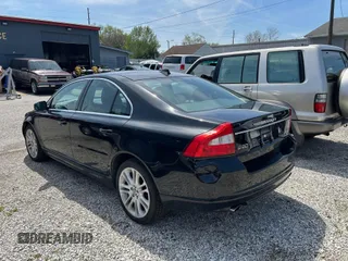 2007 Volvo S80 V8 with VIN YV1AH852471023365, listed as a IAAI auction lot 42123601 with 181,428 mi miles. Bid and sale history available at carsss.com. Image 3.