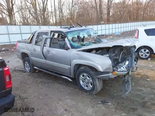 2005 Chevrolet Avalanche LS with VIN 3GNEC12Z75G229431, listed as a IAAI auction lot 41293938 with 1 mi miles. Bid and sale history available at carsss.com. Image 1.