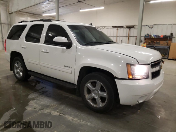 2011 Chevrolet Tahoe LT z VIN 1GNSKBE04BR366265, wystawiony jako Copart lot #55058045 z przebiegiem 136 971 mil mil oraz Szkoda całkowita • Salvage title. Historia ofert i sprzedaży dostępna na DreamBid. Obrazek 4.