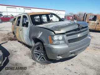 2008 Chevrolet Tahoe 3LT z VIN 1GNFK13088R241938, wystawiony jako IAAI lot #41636648 z przebiegiem Nie podano mil oraz . Historia ofert i sprzedaży dostępna na DreamBid. Obrazek 1.