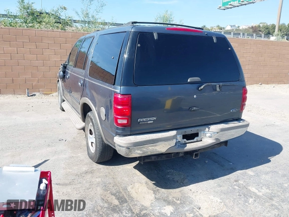 2002 Ford Expedition Eddie Bauer z VIN 1FMRU17W02LA41947, wystawiony jako IAAI lot #42483099 z przebiegiem 166 676 mil mil oraz . Historia ofert i sprzedaży dostępna na DreamBid. Obrazek 3.