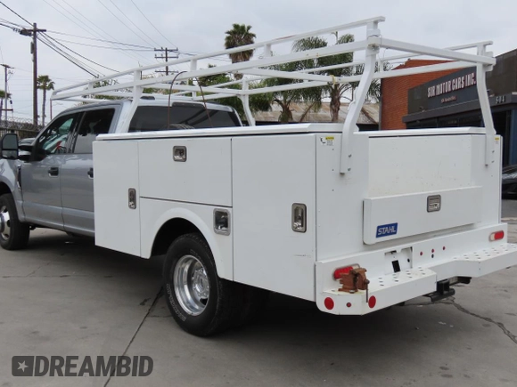 2022 Ford F-350 with VIN 1FD8W3GN5NEF58887, listed as a Copart auction lot 59009105 with 13,238 mi miles and Salvage title. Bid and sale history available at DreamBid. Image 4.