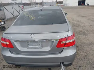 2013 Mercedes-Benz E-Class E 350 Luxury with VIN WDDHF8JB9DA687291, listed as a IAAI auction lot 41222890 with 193,074 mi miles. Bid and sale history available at carsss.com. Image 17.