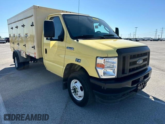2021 FORD E450 SUPER DUTY CUTAWAY VAN with VIN 1FDXE4FN8MDC34245, listed as a Copart auction lot 74947084 with 70,651 mi miles and Clean Title. Bid and sale history available at DreamBid. Image 1.