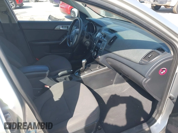 2010 Kia Forte SX с VIN KNAFW4A34A5116442, выставлен на аукционе IAAI как лот 42202552 с пробегом 133 303 миль миль и . История ставок и продаж доступна на DreamBid. Изображение 5.