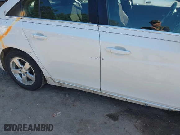 2014 Chevrolet Cruze 1LT with VIN 1G1PC5SB4E7481461, listed as a IAAI auction lot 42628673 with 164,689 mi miles and . Bid and sale history available at DreamBid. Image 18.