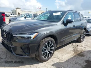 2025 Volvo XC60 Plus с VIN YV4M12RCXS1175731, выставлен на аукционе IAAI как лот 42421989 с пробегом 4 088 миль миль и . История ставок и продаж доступна на DreamBid. Изображение 2.