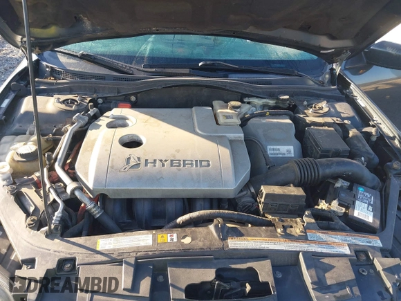 2010 Ford Fusion Hybrid with VIN 3FADP0L32AR100367, listed as a IAAI auction lot 41770303 with 253,334 mi miles. Bid and sale history available at carsss.com. Image 10.