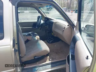 2001 Ford Ranger XL with VIN 1FTYR14V01TA96524, listed as a IAAI auction lot 42035428 with 276,596 mi miles. Bid and sale history available at carsss.com. Image 5.