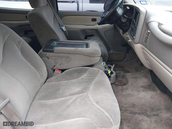 2002 GMC Yukon SLT with VIN 1GKEC13V02R300098, listed as a IAAI auction lot 41583951 with 247,780 mi miles. Bid and sale history available at carsss.com. Image 5.