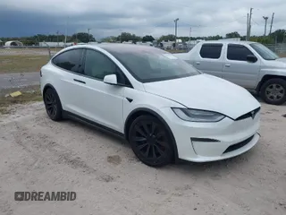 2022 Tesla Model X with VIN 7SAXCBE56NF364067, listed as a IAAI auction lot 40947378 with 1 mi miles. Bid and sale history available at carsss.com. Image 1.