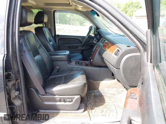 2011 Chevrolet Suburban LTZ with VIN 1GNSKKE38BR359006, listed as a IAAI auction lot 42183589 with 162,154 mi miles and . Bid and sale history available at DreamBid. Image 5.