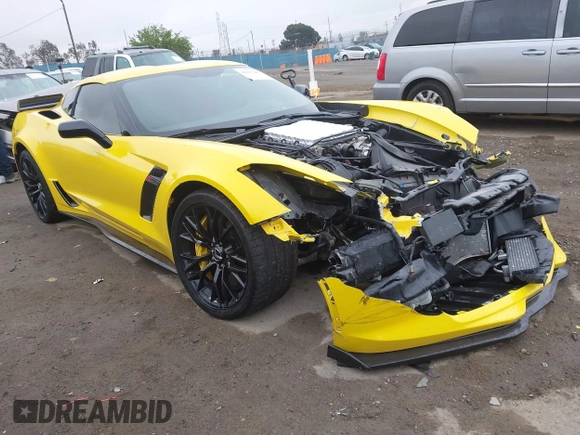 2015 Chevrolet Corvette Z06 3LZ z VIN 1G1YU2D67F5603369, wystawiony jako IAAI lot #42193440 z przebiegiem 17 618 mil mil oraz . Historia ofert i sprzedaży dostępna na DreamBid. Obrazek 1.