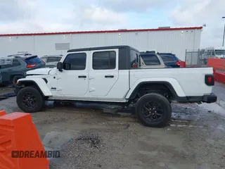 2022 Jeep Gladiator Texas Trail z VIN 1C6HJTAG8NL152487, wystawiony jako IAAI lot #41053737 z przebiegiem 49 411 mil mil oraz . Historia ofert i sprzedaży dostępna na DreamBid. Obrazek 15.