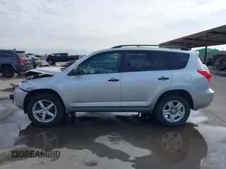 2007 Toyota RAV4 with VIN JTMZK33V876006923, listed as a IAAI auction lot 41406204 with 121,425 mi miles. Bid and sale history available at carsss.com. Image 15.