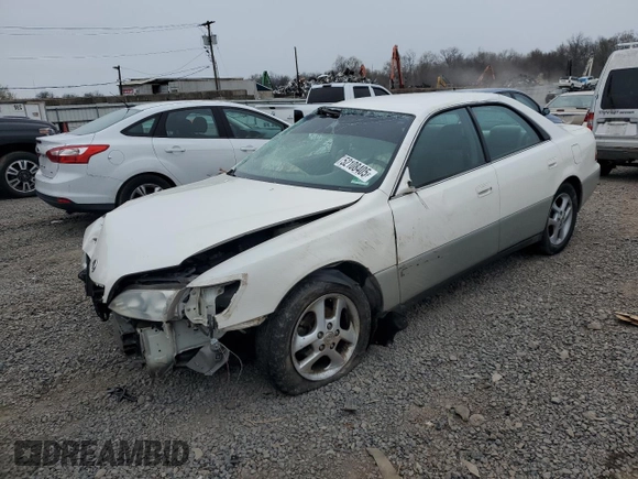 2001 Lexus ES 300 with VIN JT8BF28G215104142, listed as a Copart auction lot 52108405 with 171,766 mi miles and Salvage Title. Bid and sale history available at carsss.com. Image 1.