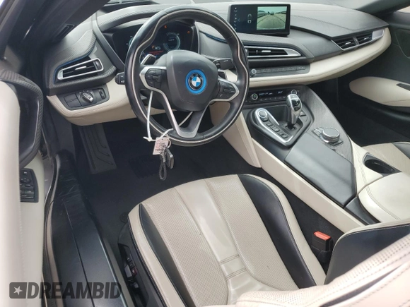 2019 BMW i8 z VIN WBY2Z6C51KVB82985, wystawiony jako Copart lot #47491815 z przebiegiem 74 489 mil mil oraz Szkoda całkowita • Salvage title. Historia ofert i sprzedaży dostępna na DreamBid. Obrazek 8.