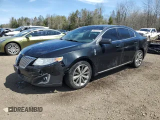 2009 Lincoln MKS z VIN 1LNHM93R49G610392, wystawiony jako Copart lot #55016325 z przebiegiem 379 438 mil mil oraz Czysty tytuł • Clean title. Historia ofert i sprzedaży dostępna na DreamBid. Obrazek 1.