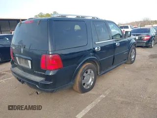 2006 Lincoln Navigator Luxury with VIN 5LMFU27506LJ23826, listed as a IAAI auction lot 41282180 with 195,184 mi miles. Bid and sale history available at carsss.com. Image 4.