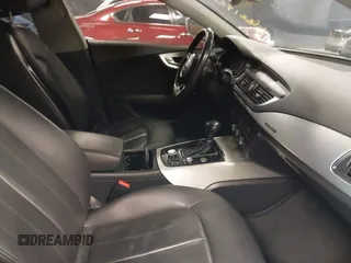2012 Audi A7 z VIN WAUWGCFC2CN091270, wystawiony jako IAAI lot #41261927 z przebiegiem 109 756 mil mil oraz . Historia ofert i sprzedaży dostępna na DreamBid. Obrazek 5.