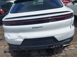 2024 Porsche Cayenne с VIN WP1BA2AY2RDA50635, выставлен на аукционе IAAI как лот 42177816 с пробегом 8 070 миль миль и . История ставок и продаж доступна на DreamBid. Изображение 17.