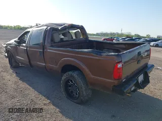 2011 Ford F-250 XL z VIN 1FT7W2B69BEC19829, wystawiony jako IAAI lot #42643088 z przebiegiem 196 724 mil mil oraz . Historia ofert i sprzedaży dostępna na DreamBid. Obrazek 3.