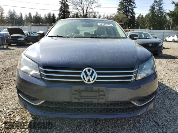 2014 Volkswagen Passat Wolfsburg Edition z VIN 1VWAT7A32EC036093, wystawiony jako Copart lot #52129185 z przebiegiem 106 949 mil mil oraz Szkoda całkowita • Salvage title. Historia ofert i sprzedaży dostępna na DreamBid. Obrazek 5.
