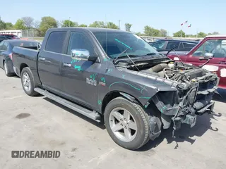 2017 Ram 1500 Lone Star Silver z VIN 1C6RR6LTXHS730589, wystawiony jako IAAI lot #41853371 z przebiegiem 132 370 mil mil oraz . Historia ofert i sprzedaży dostępna na DreamBid. Obrazek 1.