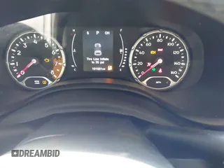 2018 Jeep Renegade Latitude z VIN ZACCJABB0JPH84416, wystawiony jako IAAI lot #41589445 z przebiegiem 101 001 mil mil oraz . Historia ofert i sprzedaży dostępna na DreamBid. Obrazek 7.