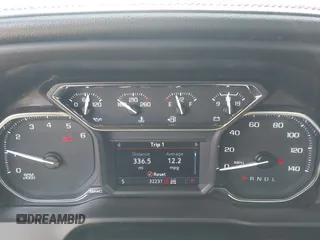 2022 GMC Sierra 1500 SLT z VIN 3GTU9DED2NG196455, wystawiony jako IAAI lot #41880847 z przebiegiem 32 231 mil mil oraz . Historia ofert i sprzedaży dostępna na DreamBid. Obrazek 7.