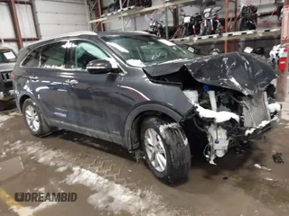 2017 Kia Sorento LX with VIN 5XYPGDA36HG331195, listed as a IAAI auction lot 41053139 with 45,339 mi miles. Bid and sale history available at carsss.com. Image 1.
