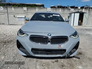 2022 BMW 2 Series 230i z VIN 3MW23CM06N8C59212, wystawiony jako Copart lot #59543875 z przebiegiem 43 097 mil mil oraz Szkoda całkowita • Salvage title. Historia ofert i sprzedaży dostępna na DreamBid. Obrazek 5.