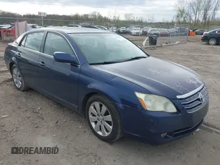 2005 Toyota Avalon XL with VIN 4T1BK36B05U049028, listed as a IAAI auction lot 42094971 with 274,181 mi miles. Bid and sale history available at carsss.com. Image 1.