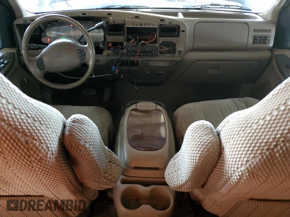 2002 Ford Excursion Limited с VIN 1FMNU42S32EB52470, выставлен на аукционе Copart как лот 47244495 с пробегом 218 302 миль миль и Списание • Salvage title. История ставок и продаж доступна на DreamBid. Изображение 8.