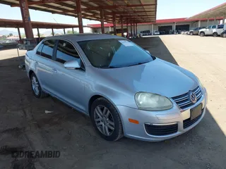 2007 Volkswagen Jetta Wolfsburg Edition с VIN 3VWEF71K67M141186, выставлен на аукционе IAAI как лот 42481574 с пробегом 199 744 миль миль и . История ставок и продаж доступна на DreamBid. Изображение 1.