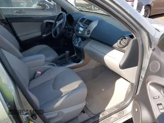 2008 Toyota RAV4 Ltd with VIN JTMBK31V685058112, listed as a IAAI auction lot 41757328 with 194,563 mi miles. Bid and sale history available at carsss.com. Image 5.