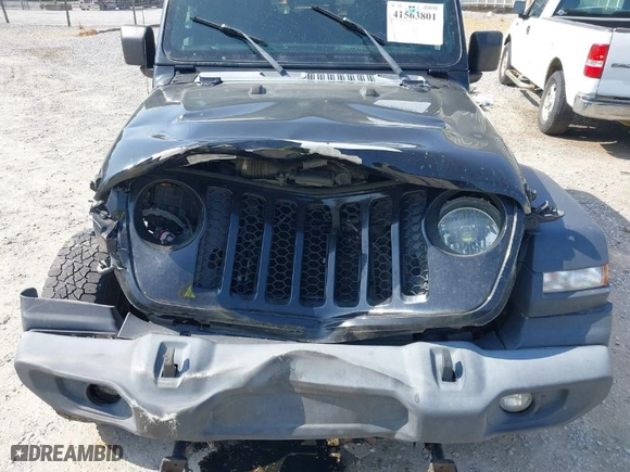 2020 Jeep Gladiator Sport S with VIN 1C6JJTAG6LL140286, listed as a IAAI auction lot 41563801 with NaN miles. Bid and sale history available at carsss.com. Image 13.