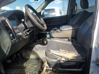 2018 Ram 3500 Tradesman z VIN 3C7WRTCL3JG188679, wystawiony jako Copart lot #43623095 z przebiegiem Nie podano mil oraz Szkody całkowita. Historia ofert i sprzedaży dostępna na DreamBid. Obrazek 7.