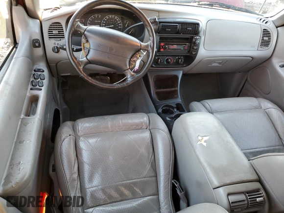 1997 Mercury Mountaineer z VIN 4M2DU55P6VUJ57499, wystawiony jako Copart lot #45705175 z przebiegiem 79 141 mil mil oraz Szkoda całkowita • Salvage title. Historia ofert i sprzedaży dostępna na DreamBid. Obrazek 8.