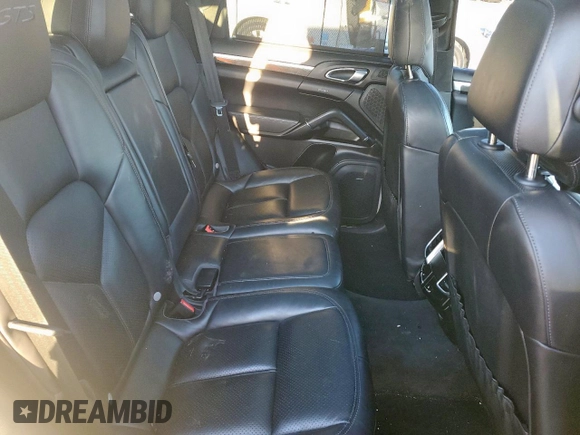 2017 Porsche Cayenne GTS z VIN WP1AD2A23HLA81234, wystawiony jako Copart lot #49897205 z przebiegiem 75 835 mil mil oraz Szkoda całkowita • Salvage title. Historia ofert i sprzedaży dostępna na DreamBid. Obrazek 11.
