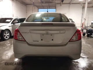 2017 Nissan Versa SV z VIN 3N1CN7AP6HK451461, wystawiony jako IAAI lot #41353549 z przebiegiem 108 075 mil mil oraz . Historia ofert i sprzedaży dostępna na DreamBid. Obrazek 16.