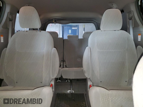 2018 Toyota Sienna LE с VIN 5TDJZ3DC0JS208295, выставлен на аукционе Copart как лот 41760005 с пробегом 91 334 миль миль и Списание • Salvage title. История ставок и продаж доступна на DreamBid. Изображение 10.